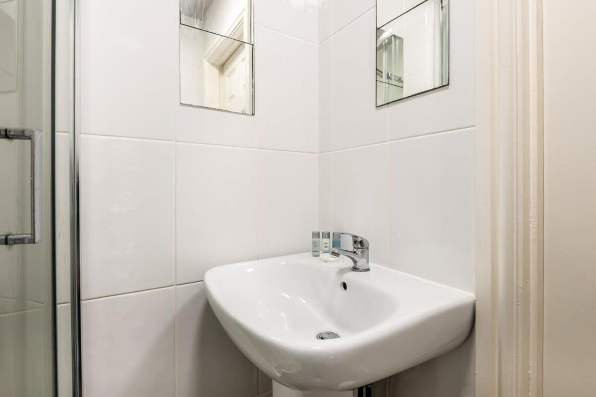 Modern & Bright Budget Studio In Central Doncaster Apartment Екстериор снимка