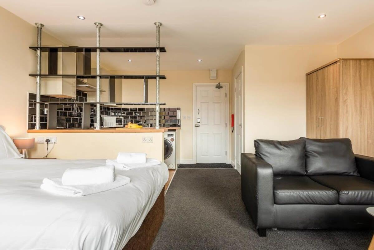 Modern & Bright Budget Studio In Central Doncaster Apartment Екстериор снимка